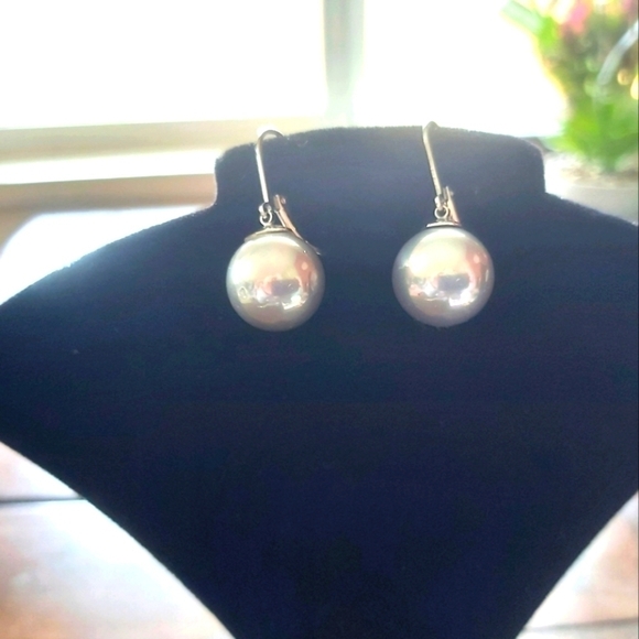 Vintage/ antique?Pearl earrings( silver/grey) - Picture 1 of 5